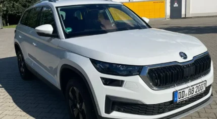 Škoda Kodiaq 2,0 TDI 4x4, EZ 02/2022 – Frontansicht des weißen SUV