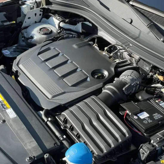 Škoda Kodiaq 2,0 TDI 4x4, EZ 02/2022 – Motorraum mit 2,0 TDI Vierzylinder-Dieselmotor